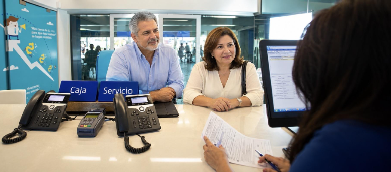 Una guía de la Superintendencia de Bancos orienta a basar los créditos en evaluaciones objetivas de riesgo; según publicó elDinero, el 16 % de los adultos mayores encuestados sufrió rechazo por su edad.